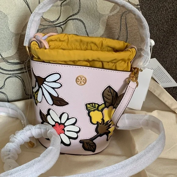 SOLD⛔️Authentic TORY BURCH Leather flower appliqués drawstring optional Crosb - Picture 12 of 15